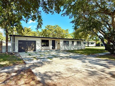 325 NE 121st Ter North Miami FL 33161