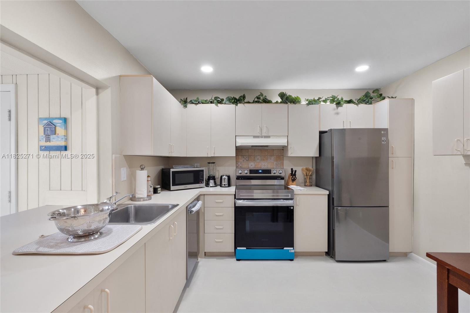 GREEN HILLS PARK WEST NO - Residential