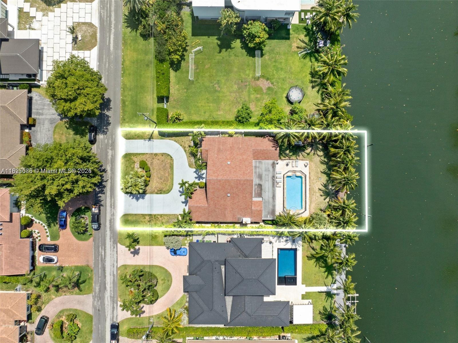 413 Holiday, Hallandale Beach, FL, 33009/$3,200,000 2 413 Holiday