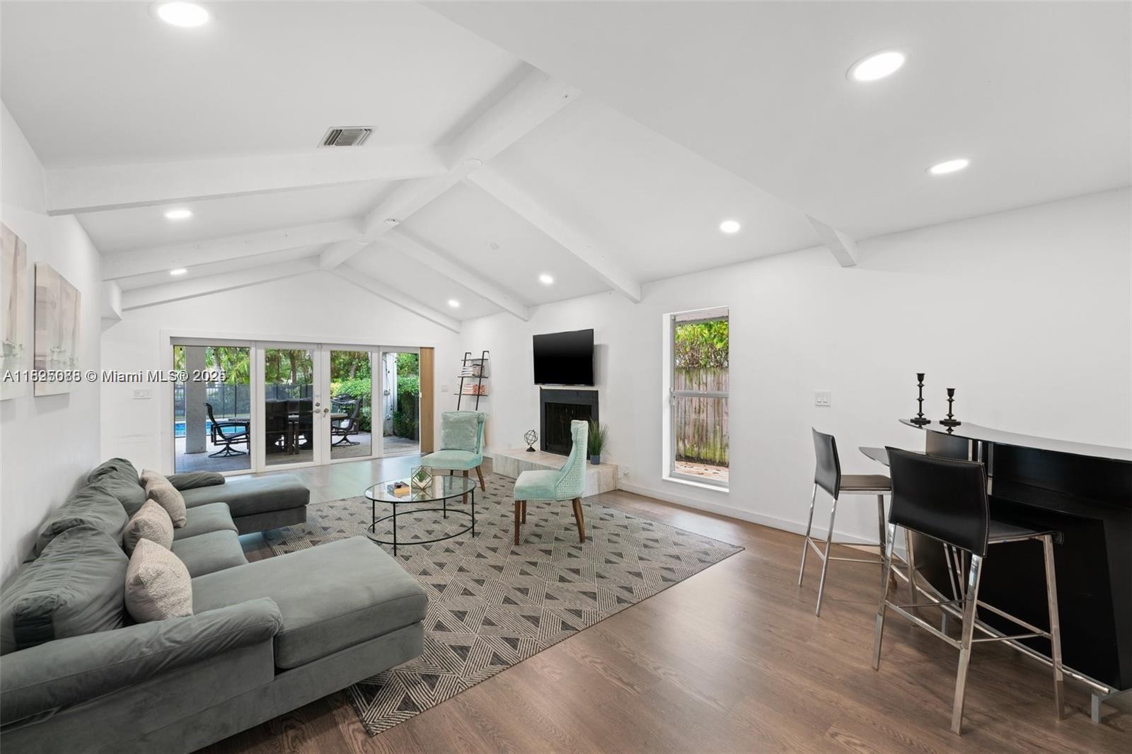 GOLDEN ISLES ESTATES FIRS - Residential