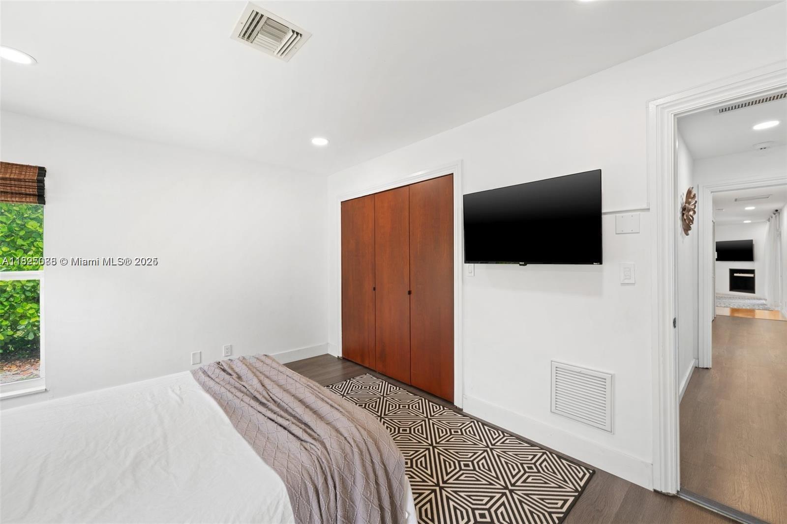 GOLDEN ISLES ESTATES FIRS - Residential