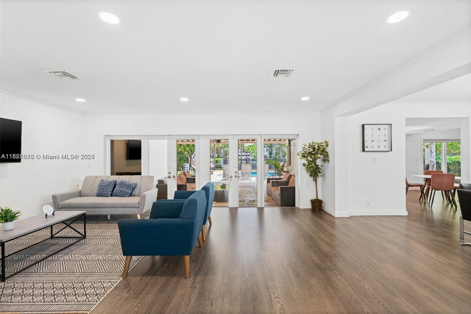 GOLDEN ISLES ESTATES FIRS - Residential