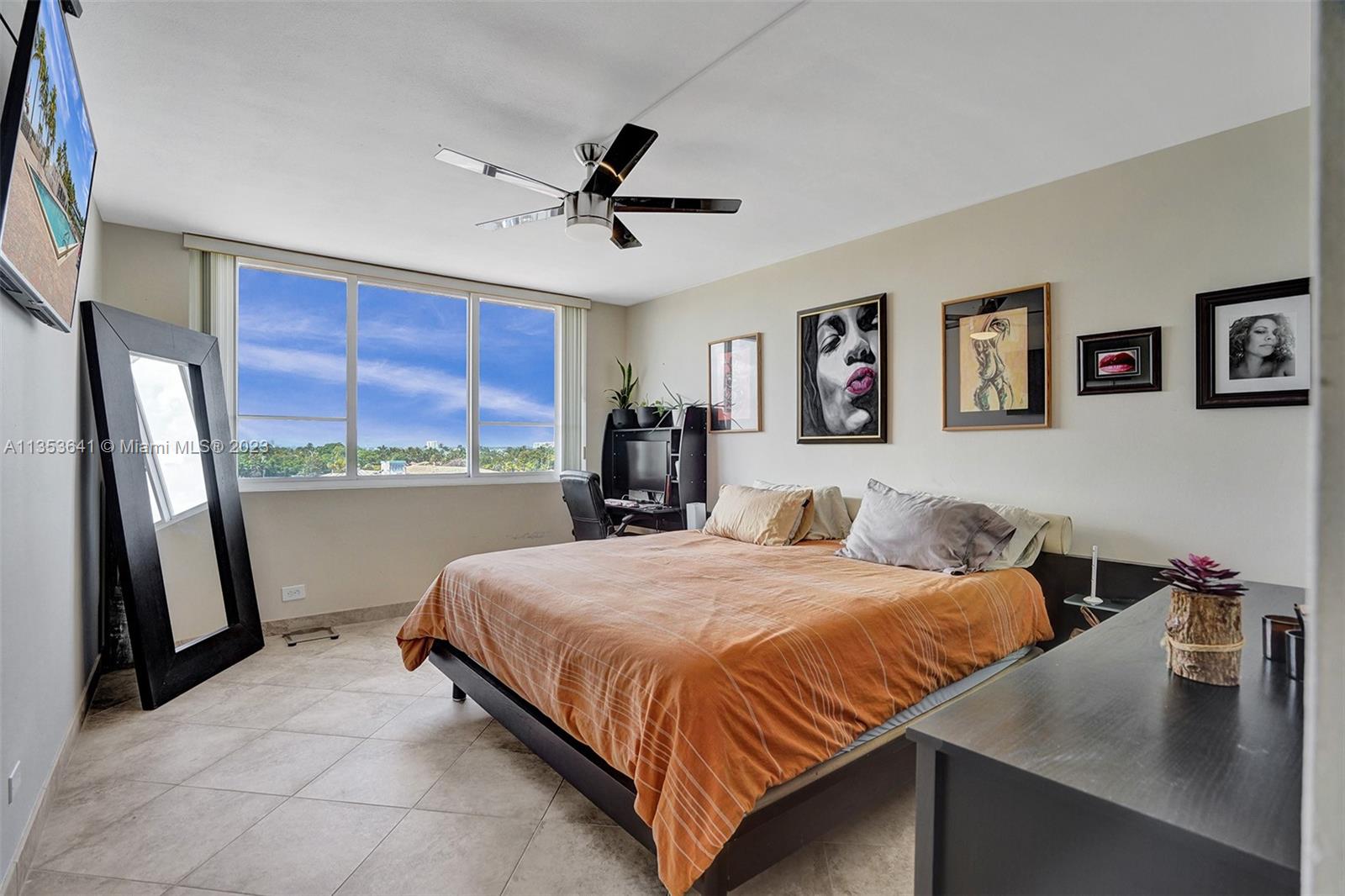 Photo 7 of 20 of 5005 Collins Ave 607 condo