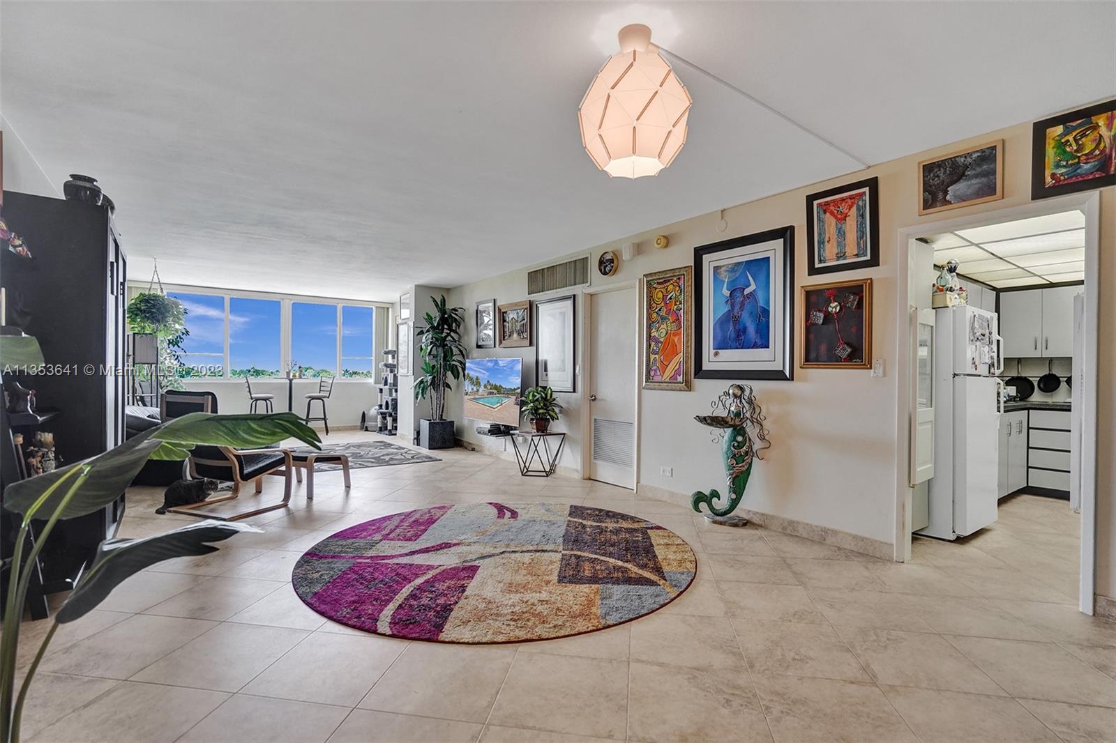 Photo 2 of 20 of 5005 Collins Ave 607 condo