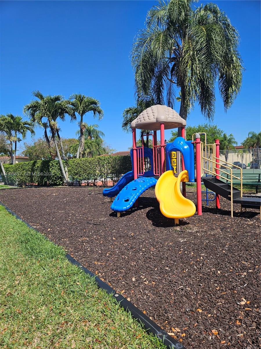 SPRINGTREE LAKES - Residential