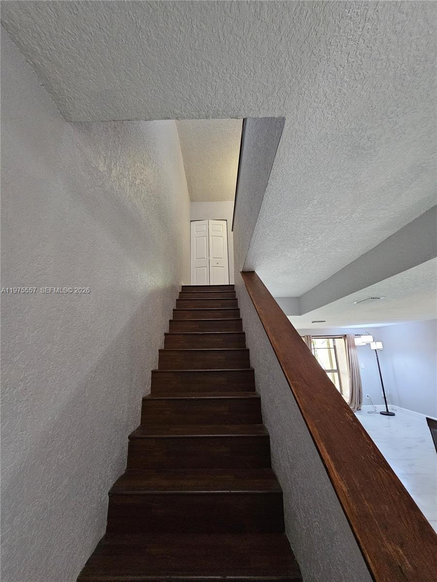 SPRINGTREE LAKES - Residential