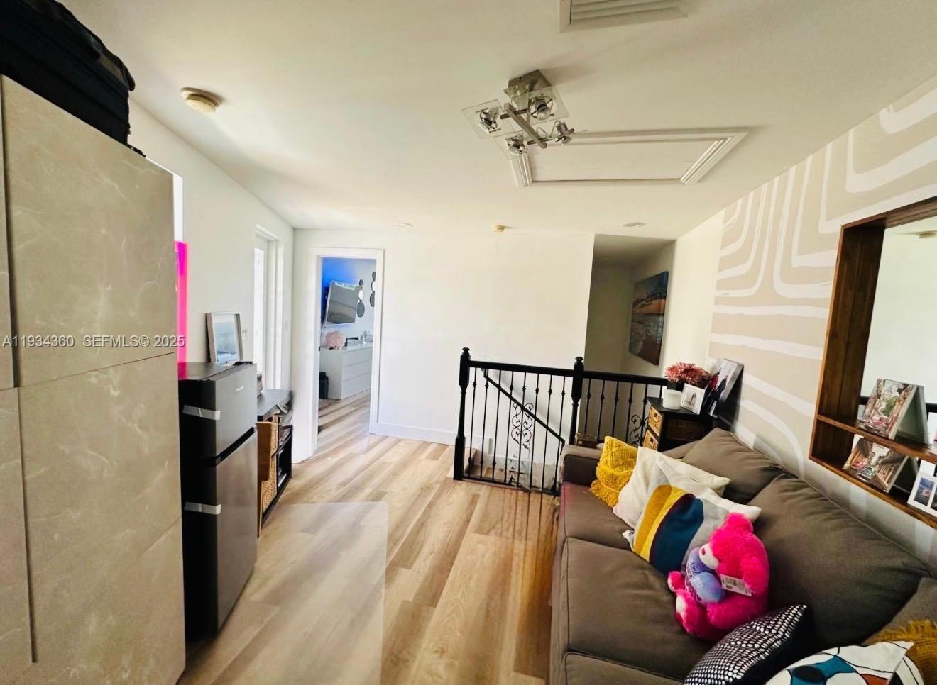 SAILBOAT BEND - Residential