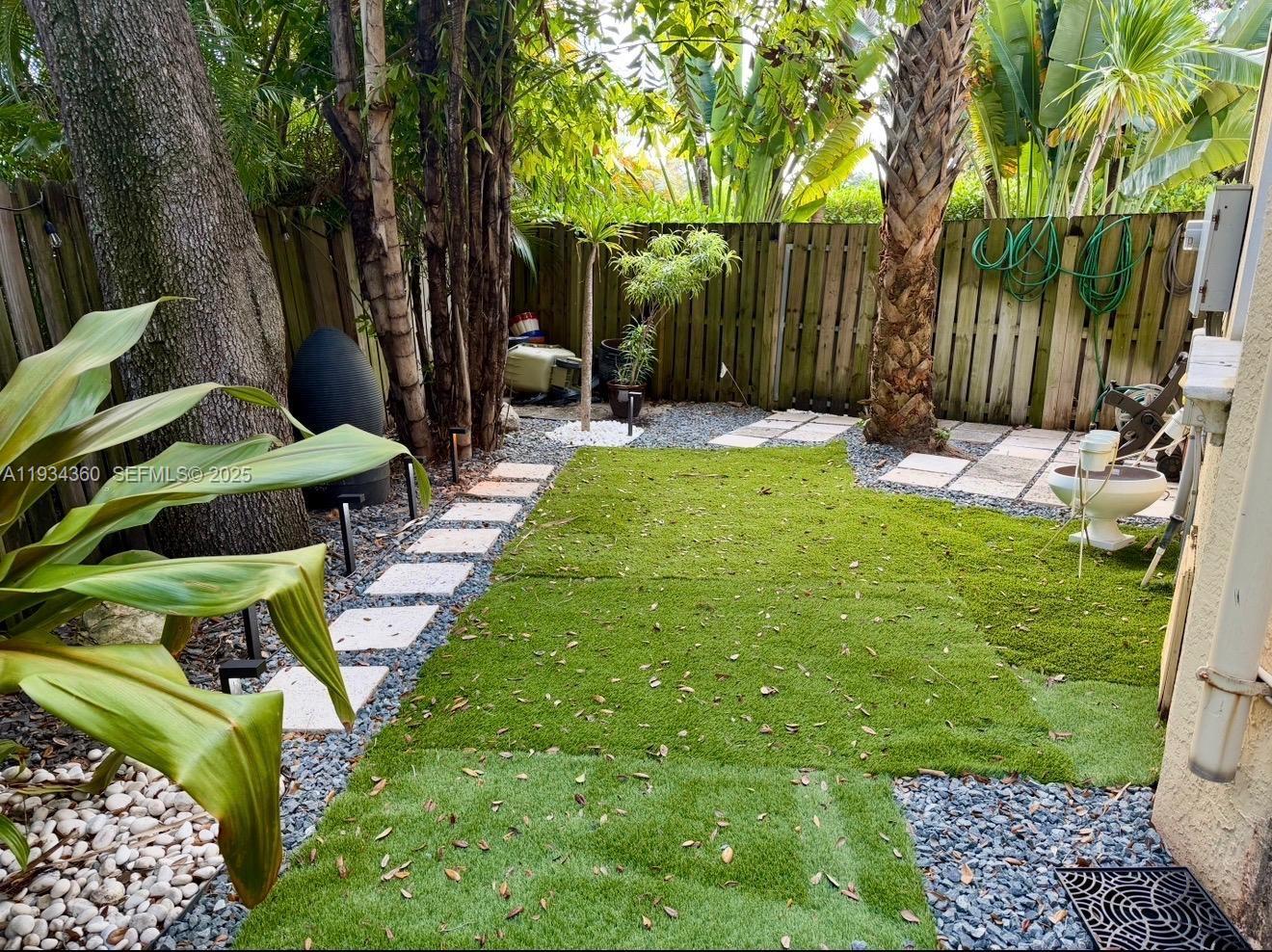 SAILBOAT BEND - Residential