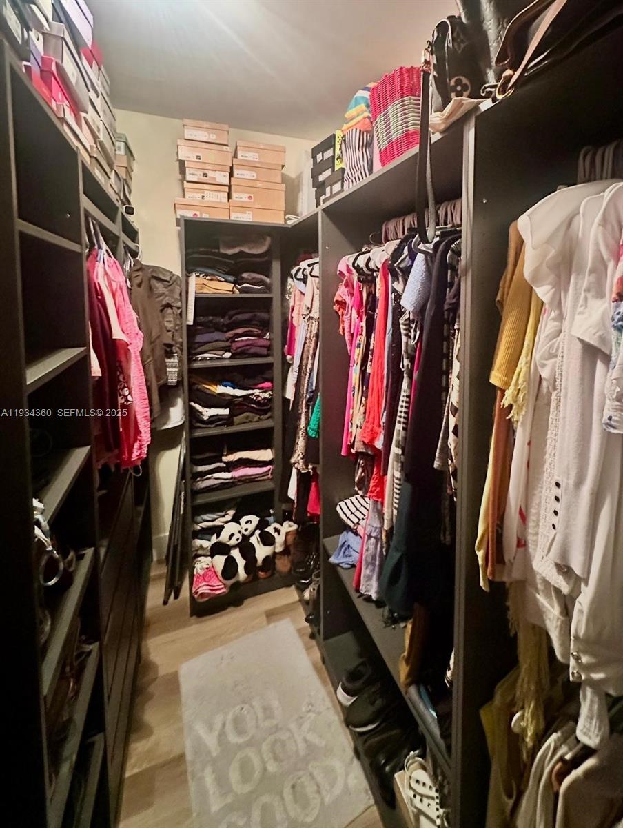 SAILBOAT BEND - Residential