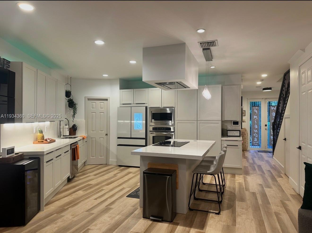 SAILBOAT BEND - Residential