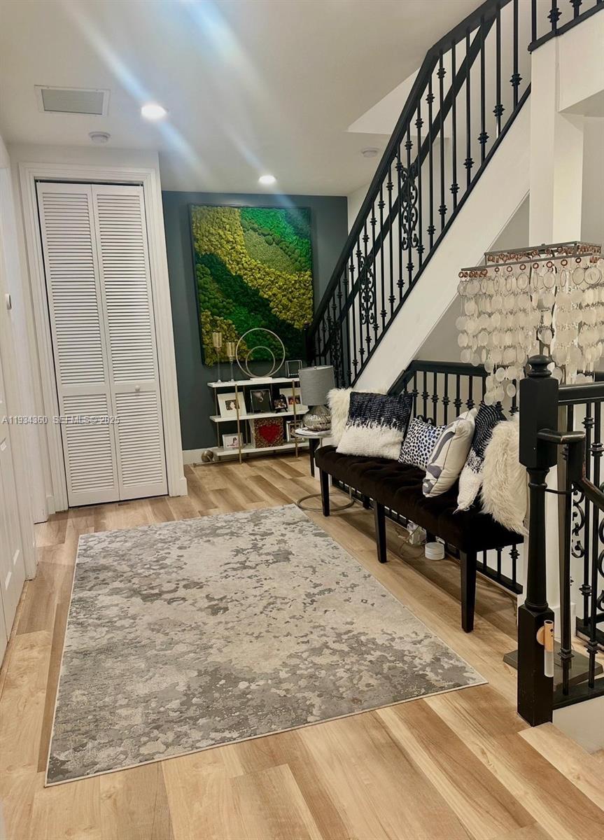 SAILBOAT BEND - Residential