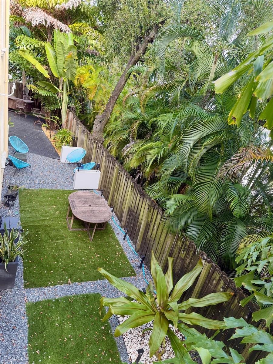 SAILBOAT BEND - Residential