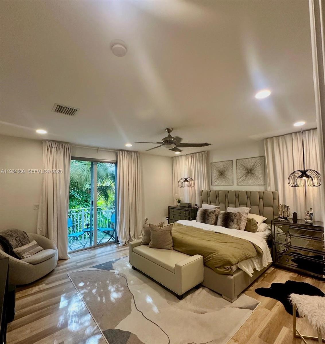 SAILBOAT BEND - Residential