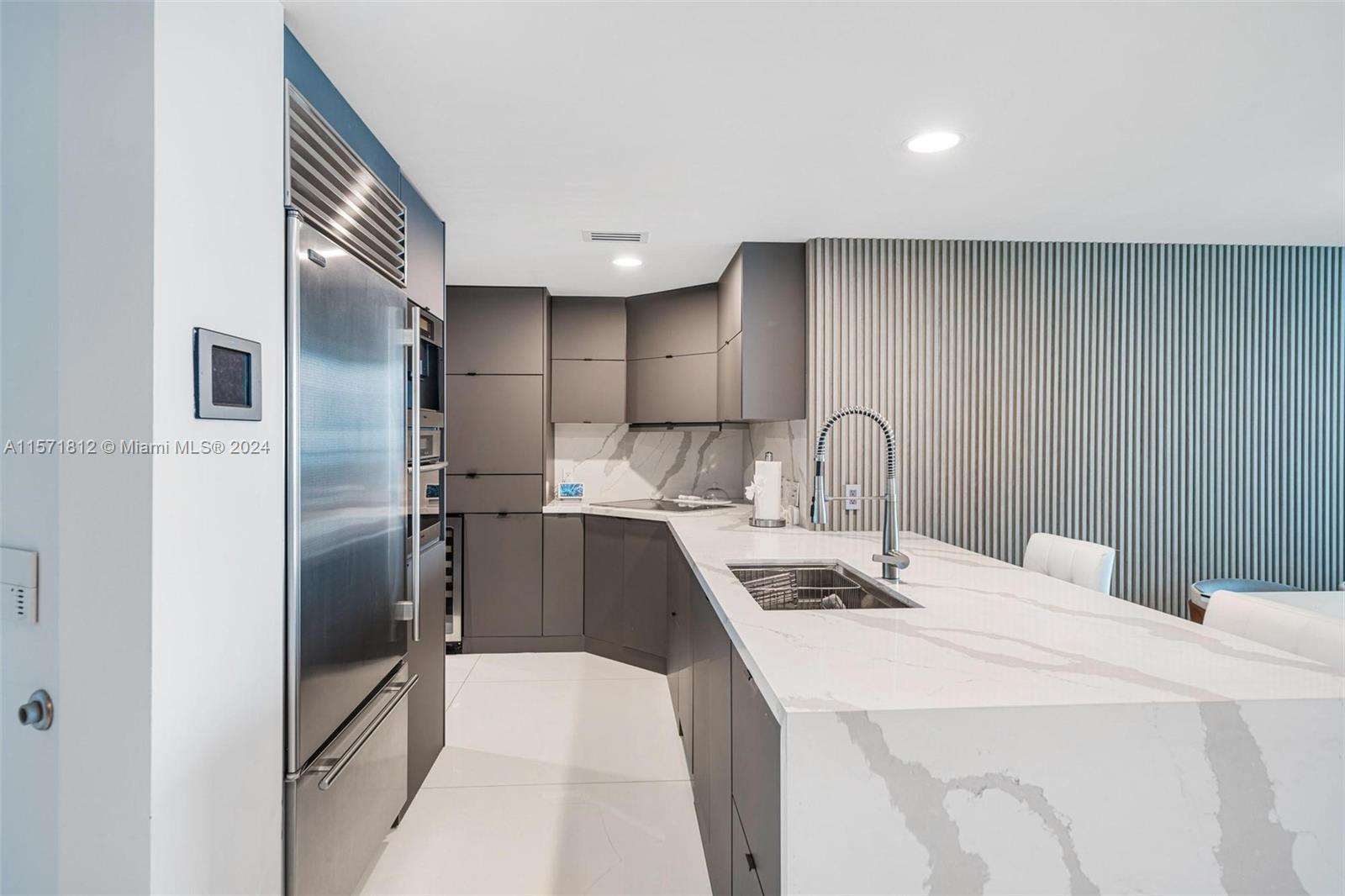 JADE BEACH - Residential