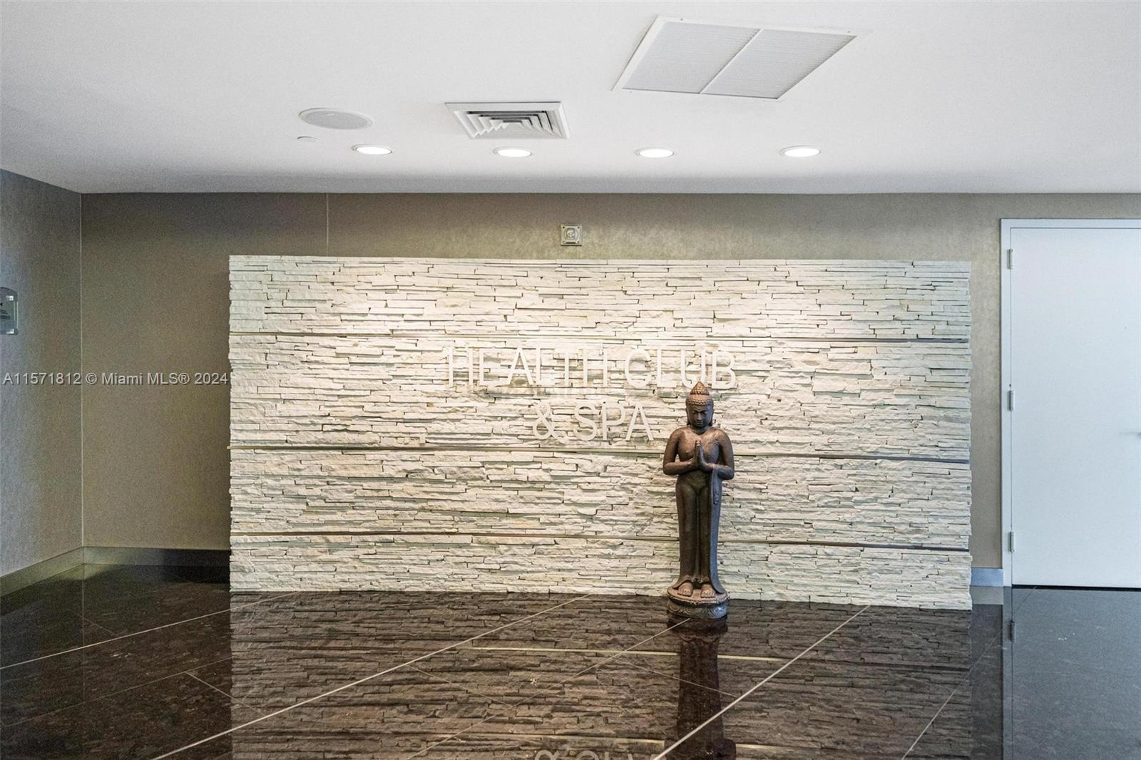 JADE BEACH - Residential