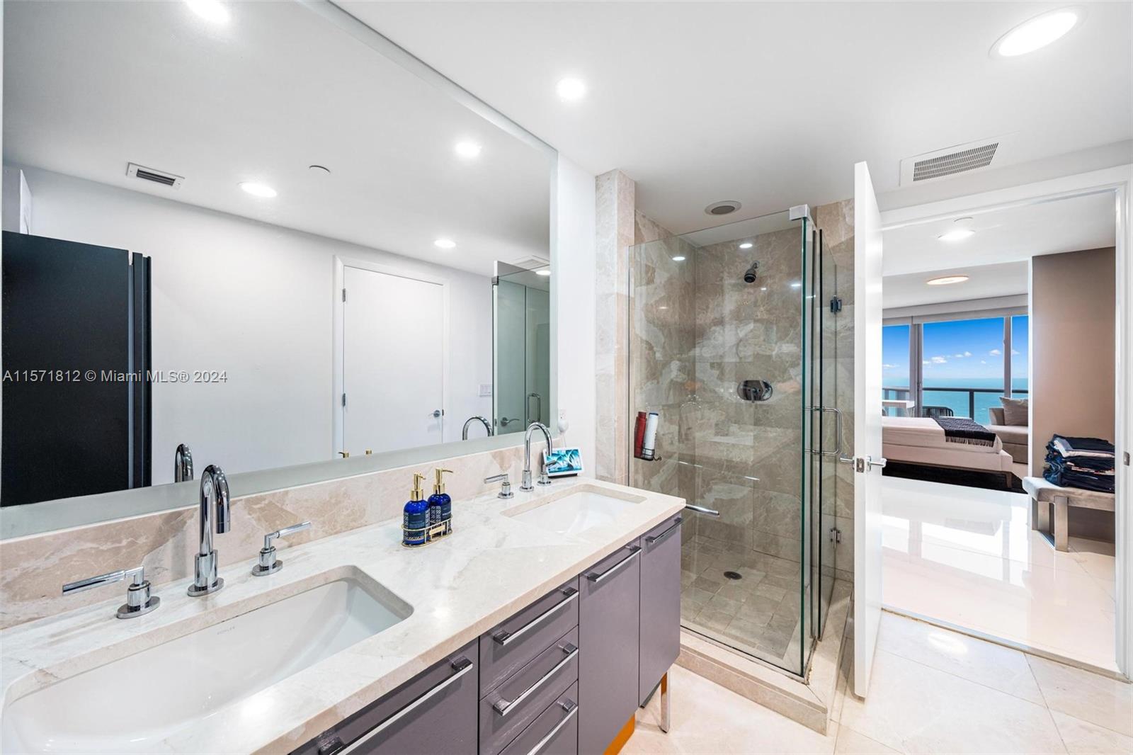 JADE BEACH - Residential