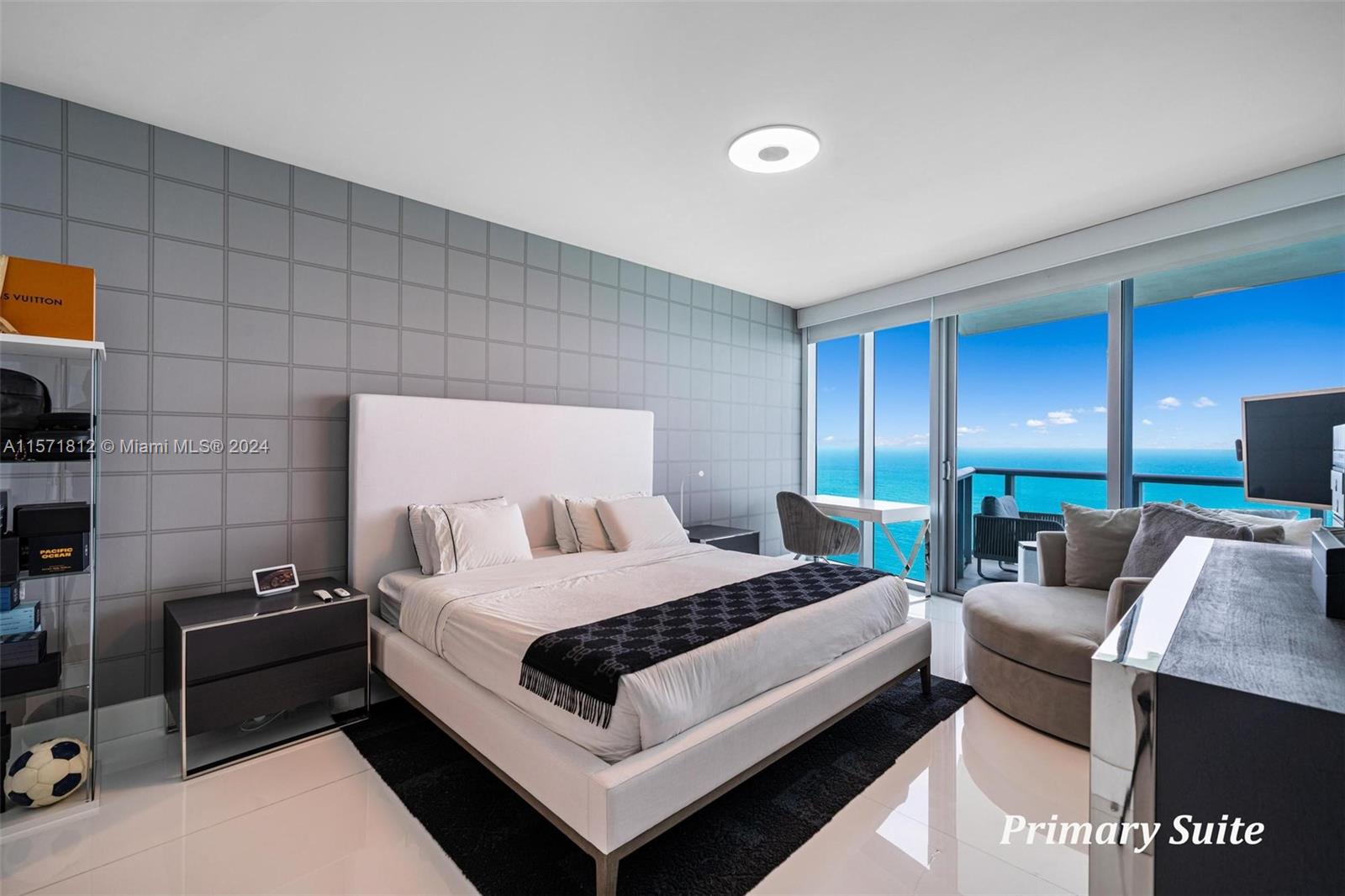 JADE BEACH - Residential