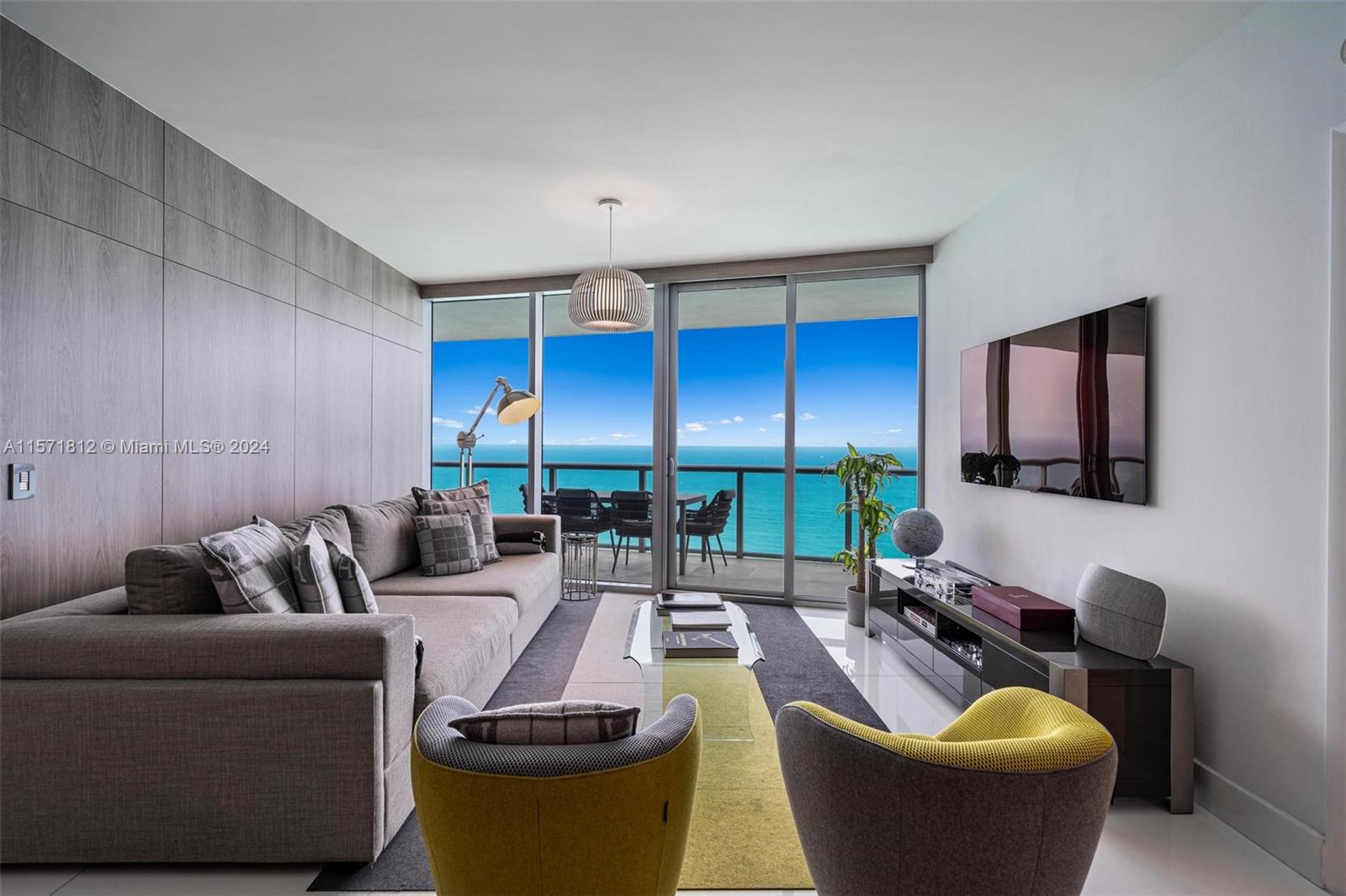 JADE BEACH - Residential