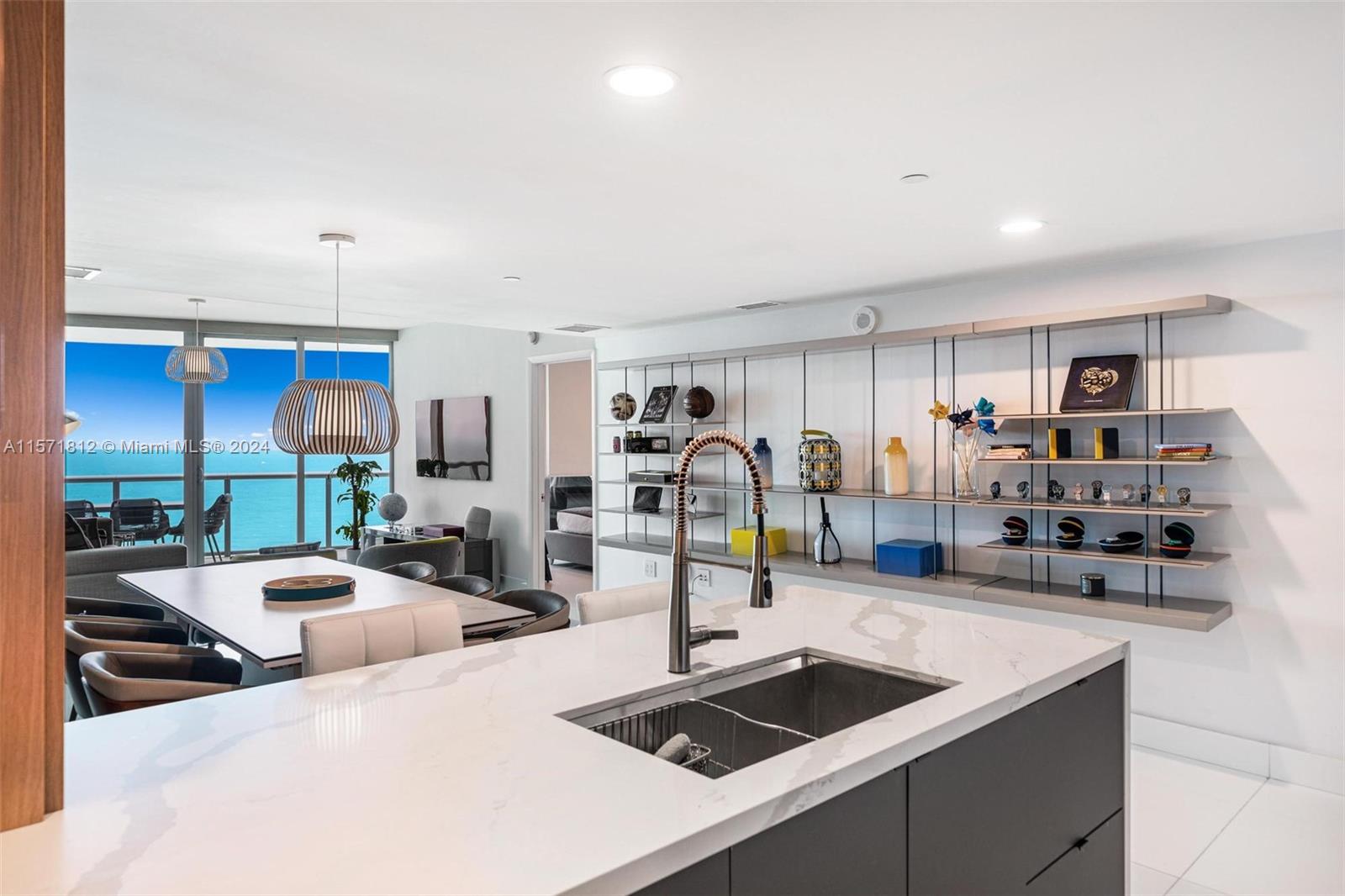 JADE BEACH - Residential