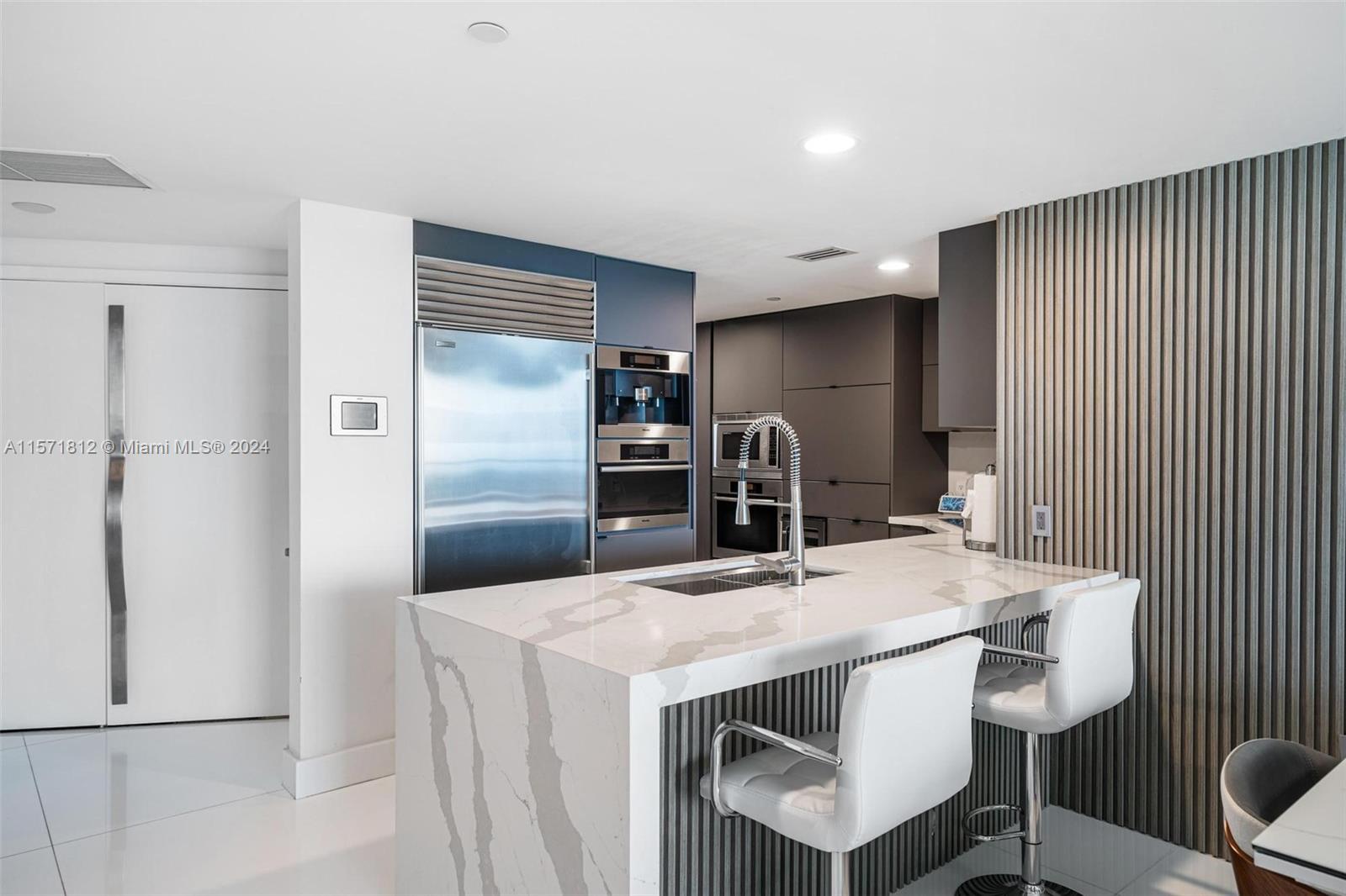 JADE BEACH - Residential