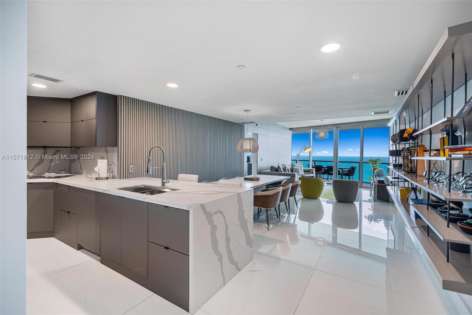 JADE BEACH - Residential