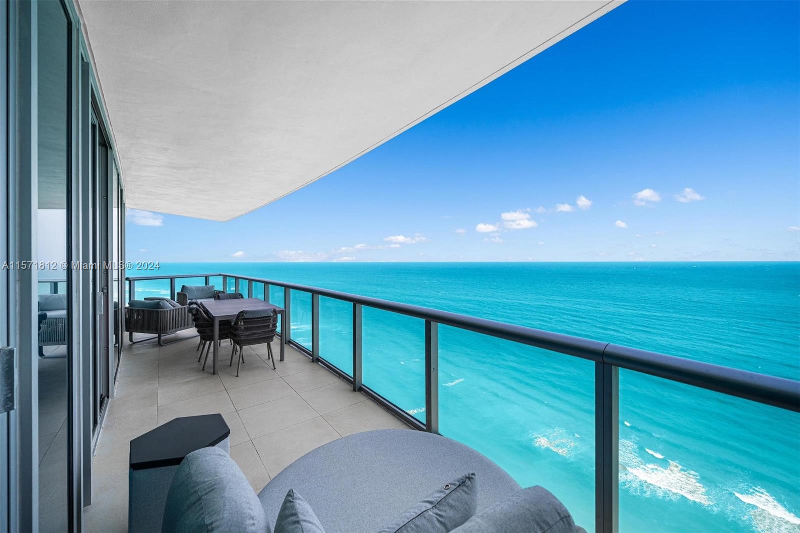 JADE BEACH - Residential