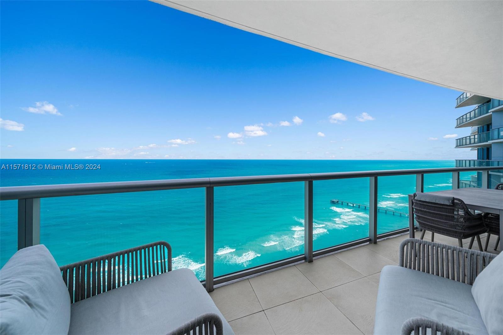 JADE BEACH - Residential