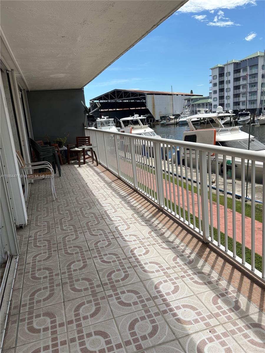 ISLA DEL MAR CONDO - Residential