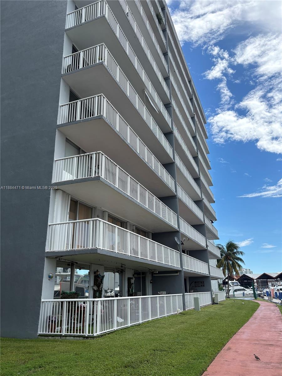 1800 NW 24th Ave 208