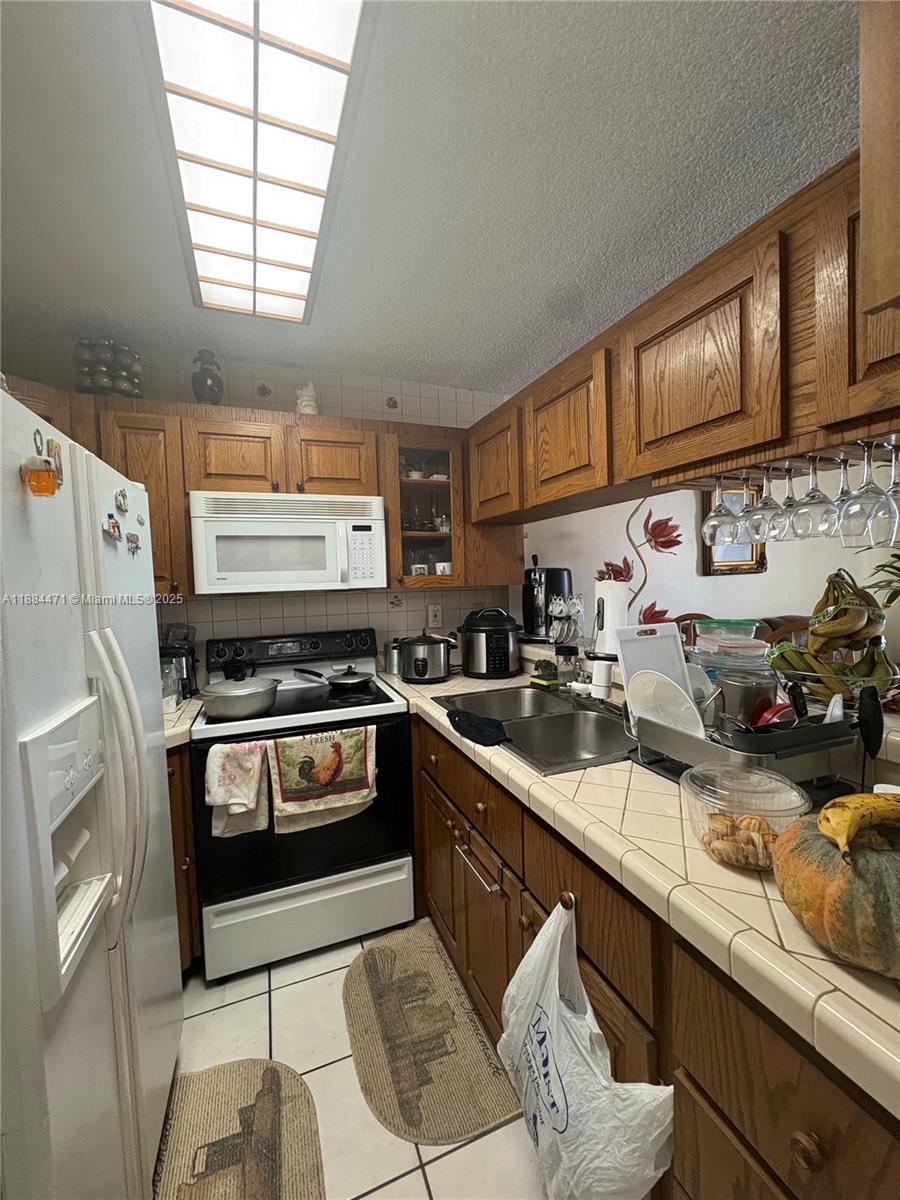 ISLA DEL MAR CONDO - Residential