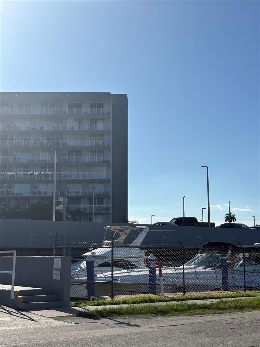 ISLA DEL MAR CONDO - Residential