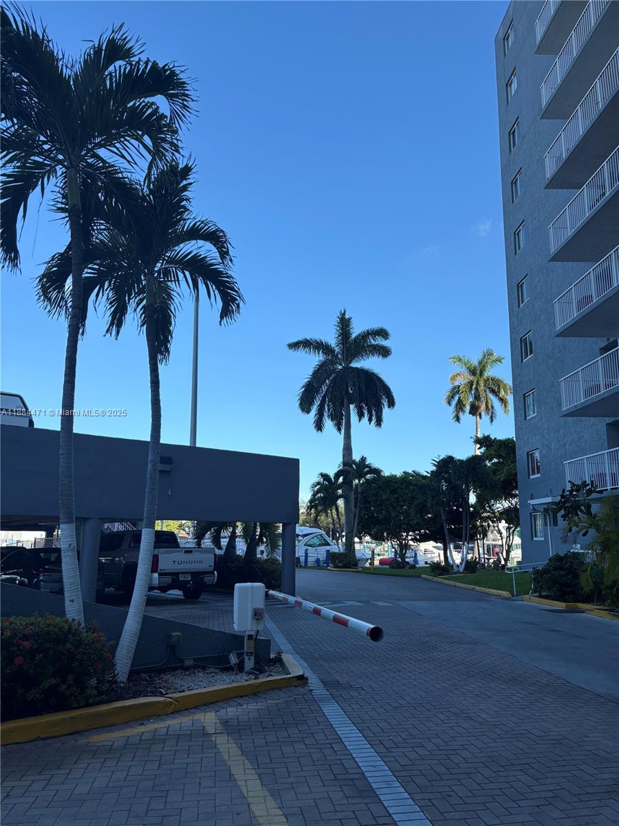 1800 NW 24th Ave 208