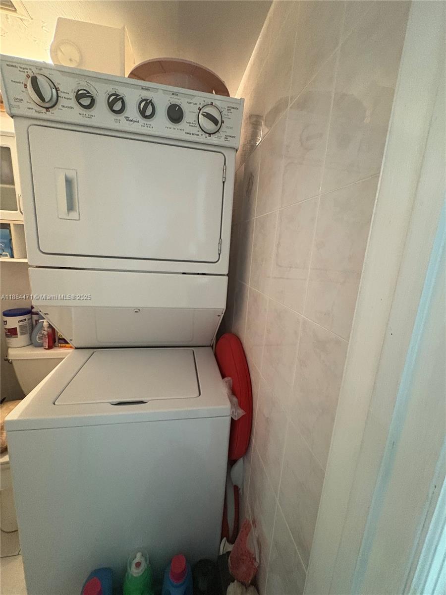 ISLA DEL MAR CONDO - Residential