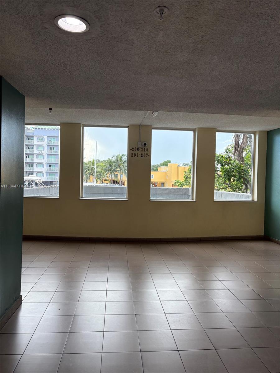 ISLA DEL MAR CONDO - Residential