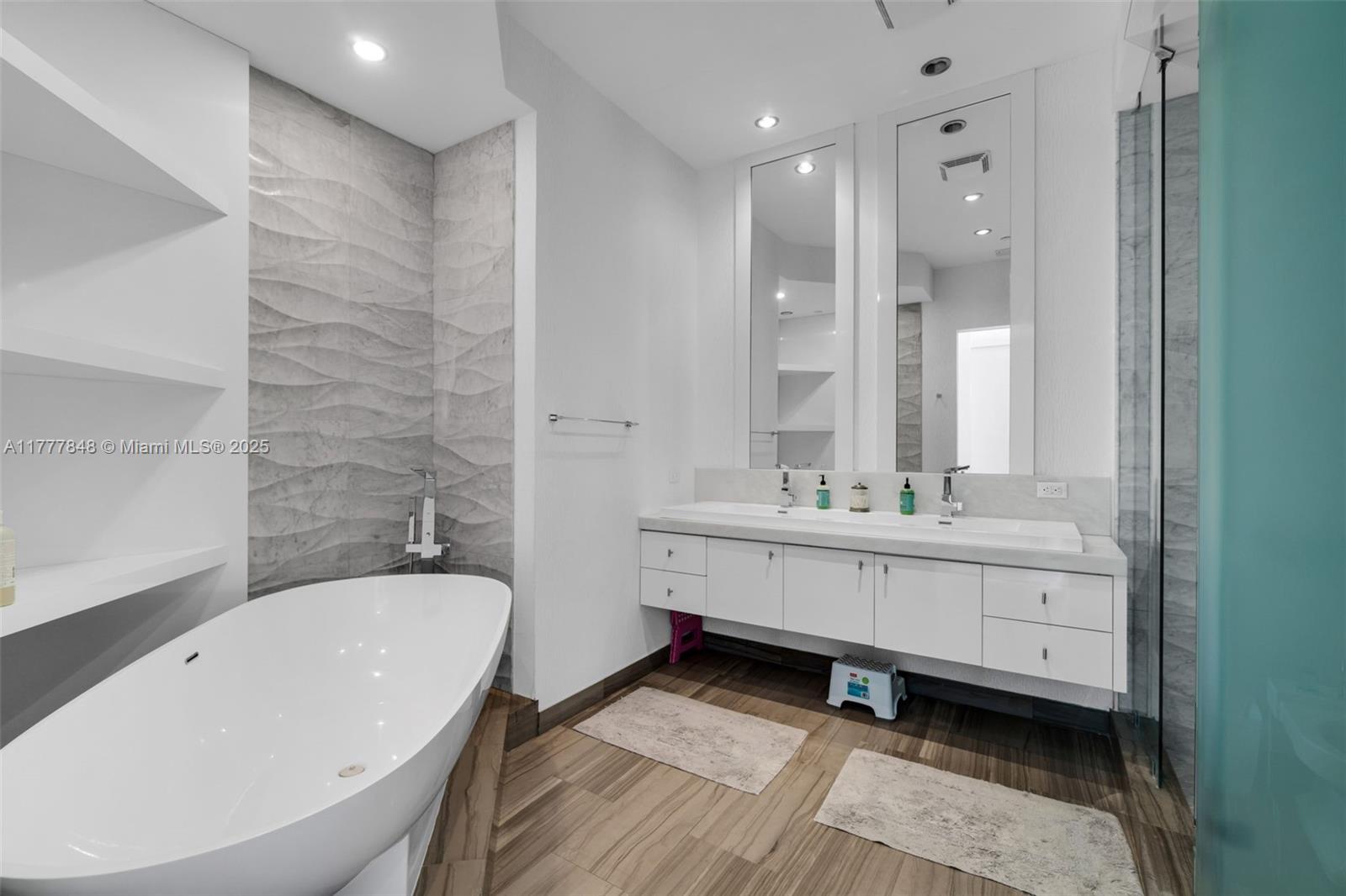 ASIA CONDO - Residential