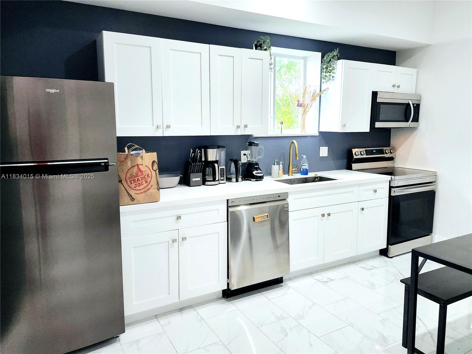1860 NW 24th Ave 201