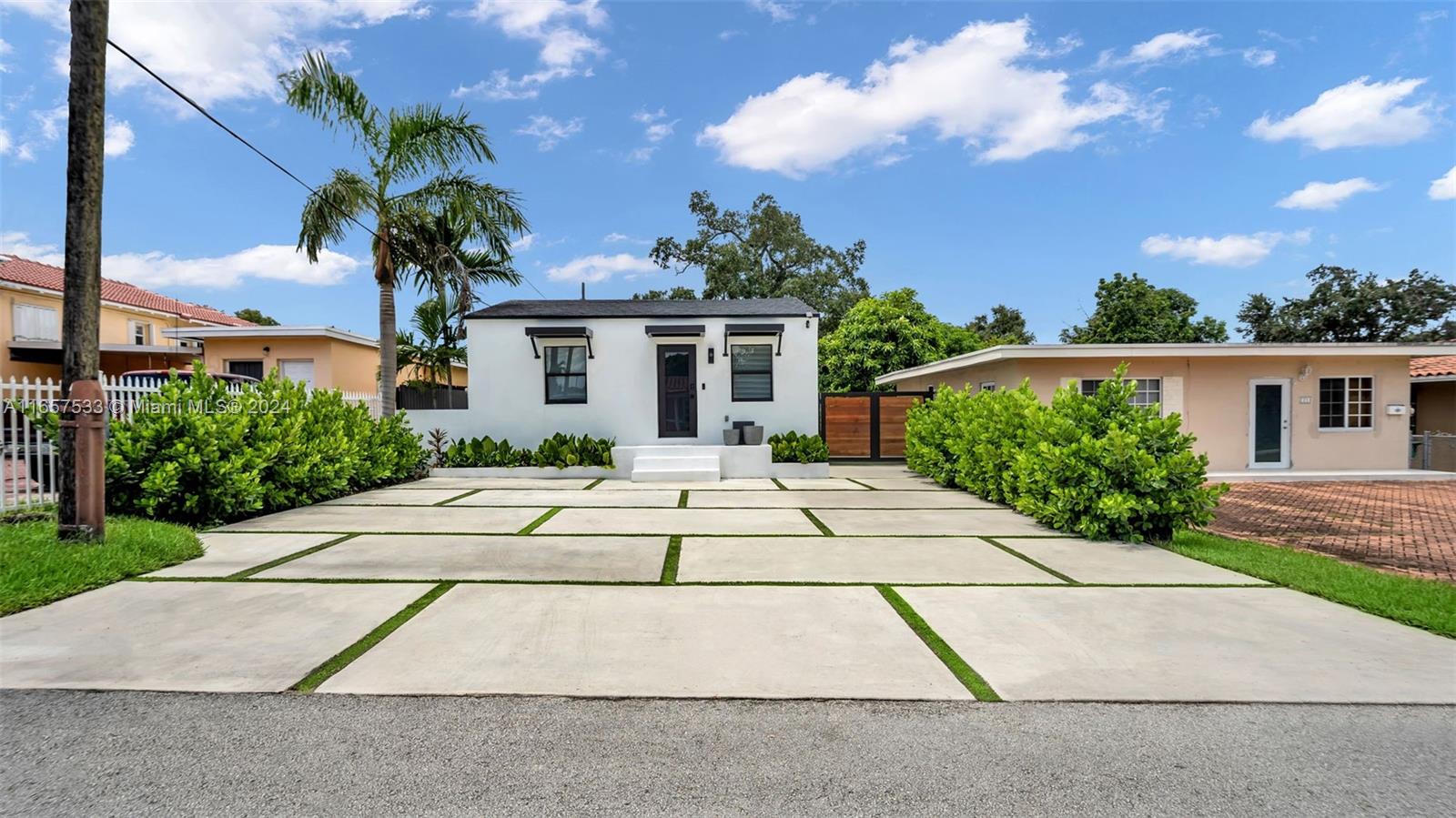 2324 Sw 58th Ct, Miami, Broward County, Florida - 3 Bedrooms  
2 Bathrooms - 