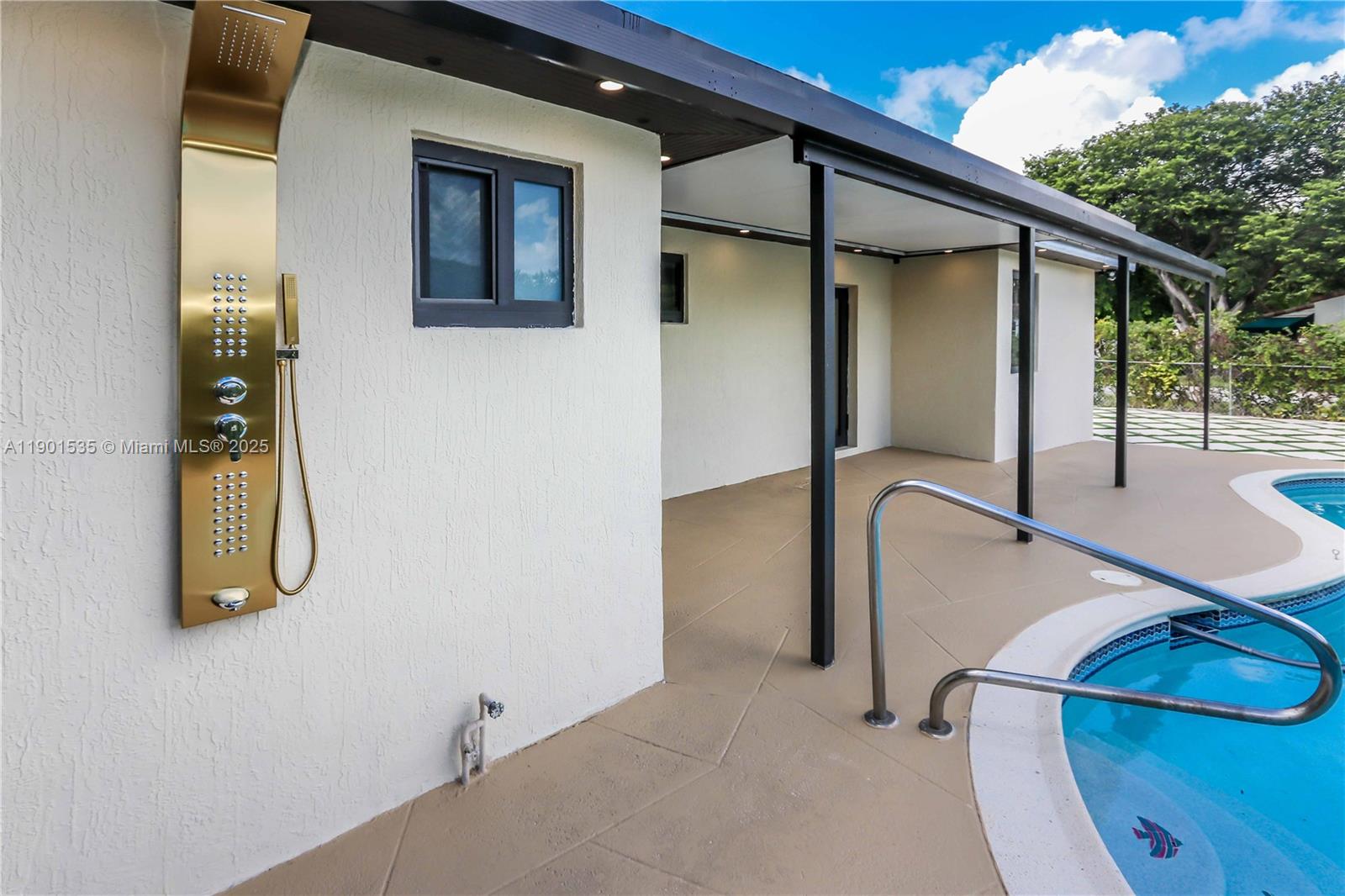 POINSETTA PARK - Residential