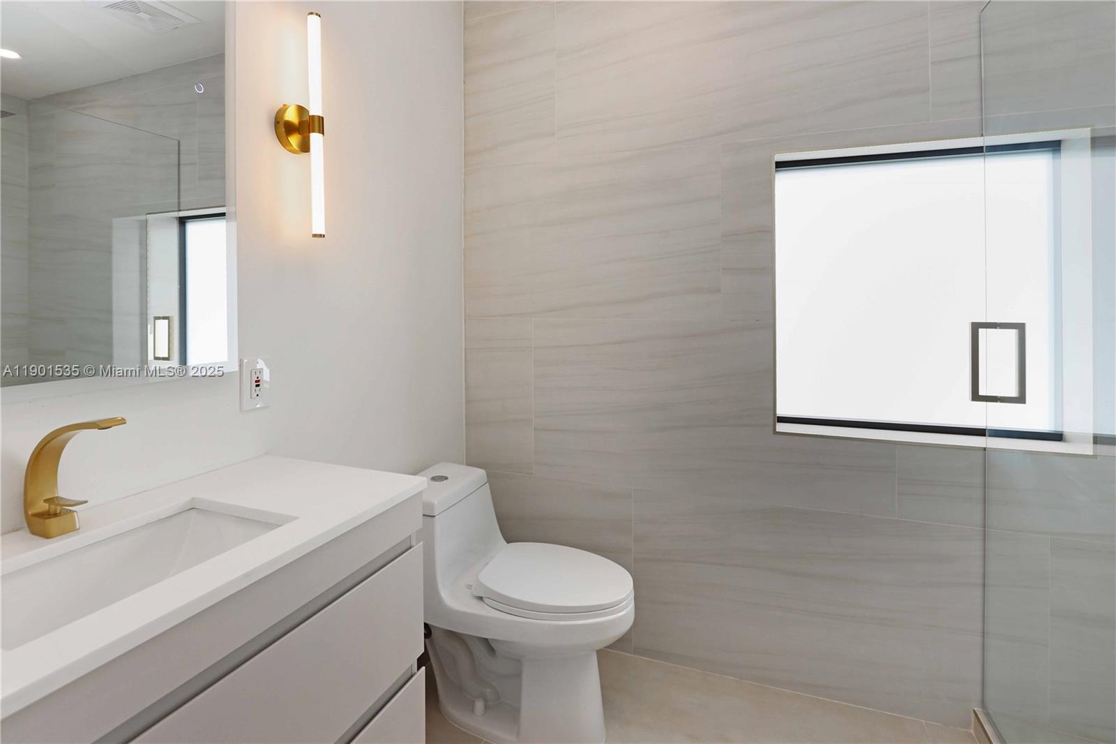 POINSETTA PARK - Residential