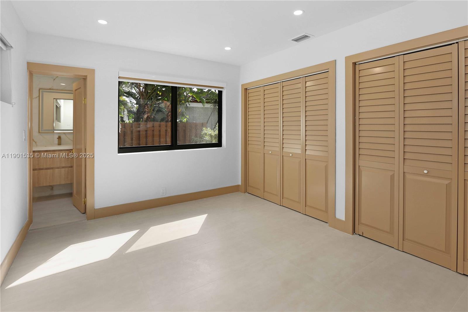 POINSETTA PARK - Residential