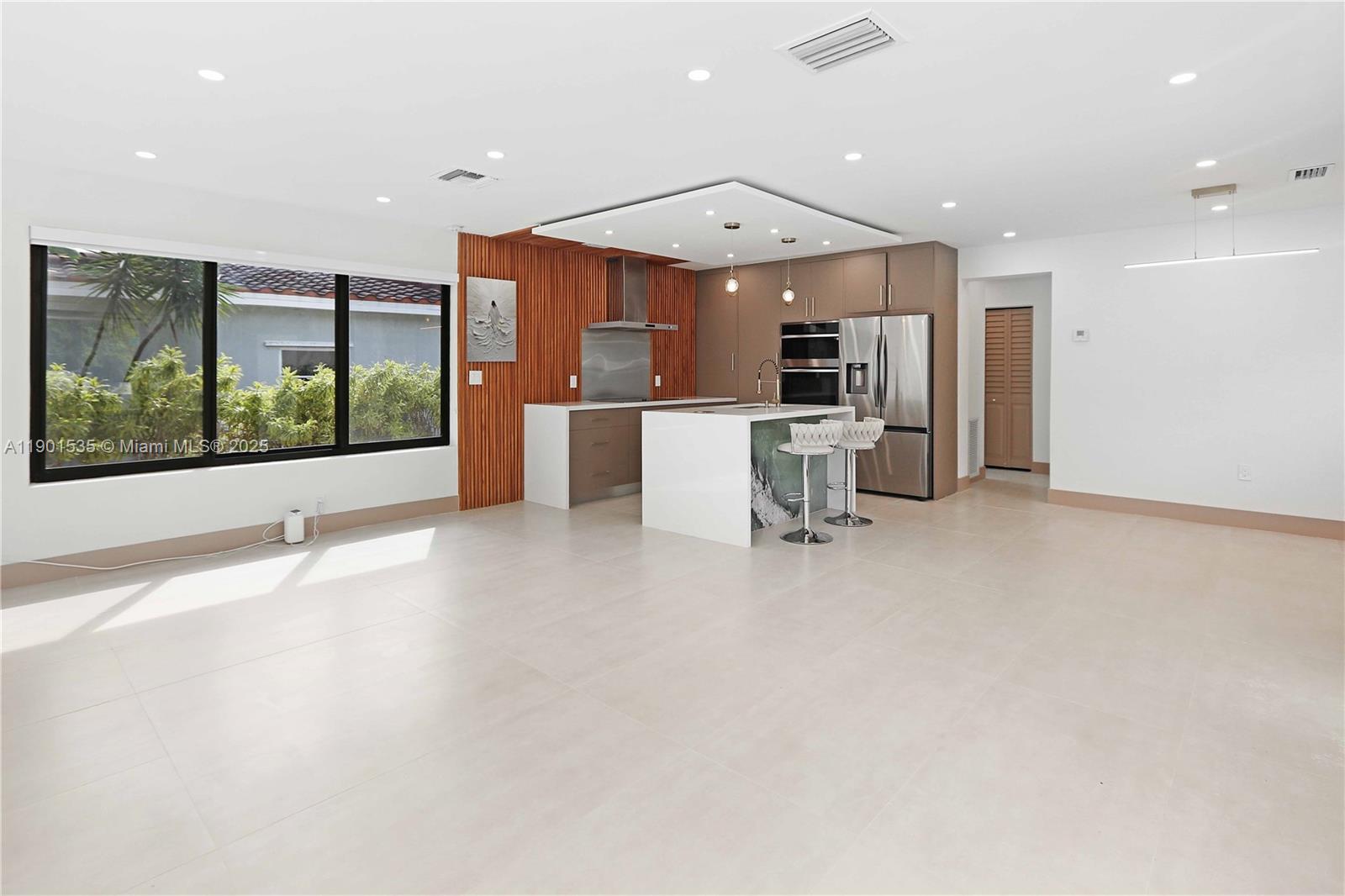 POINSETTA PARK - Residential