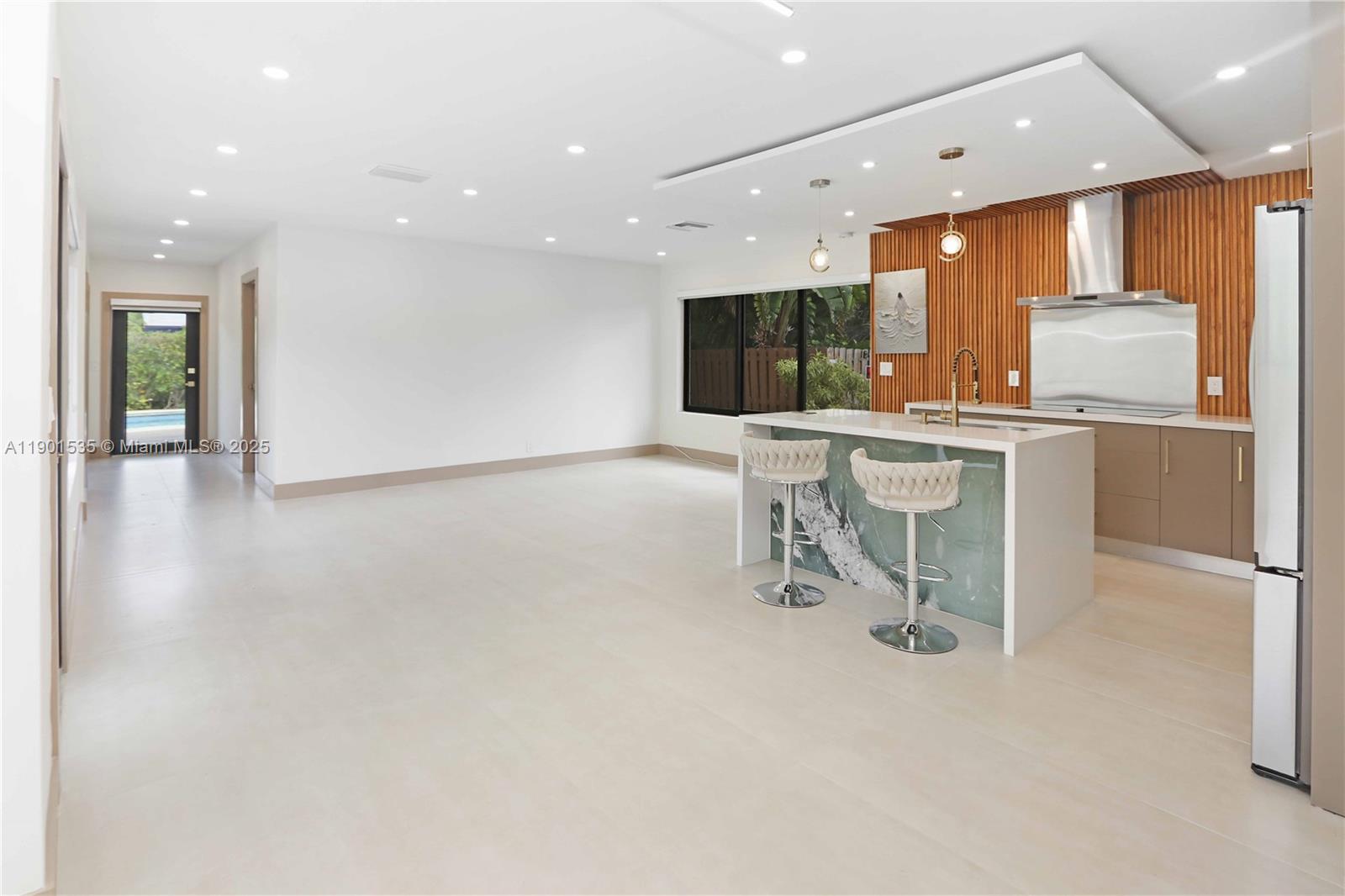 POINSETTA PARK - Residential