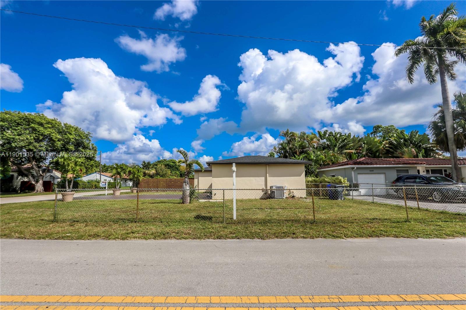 POINSETTA PARK - Residential