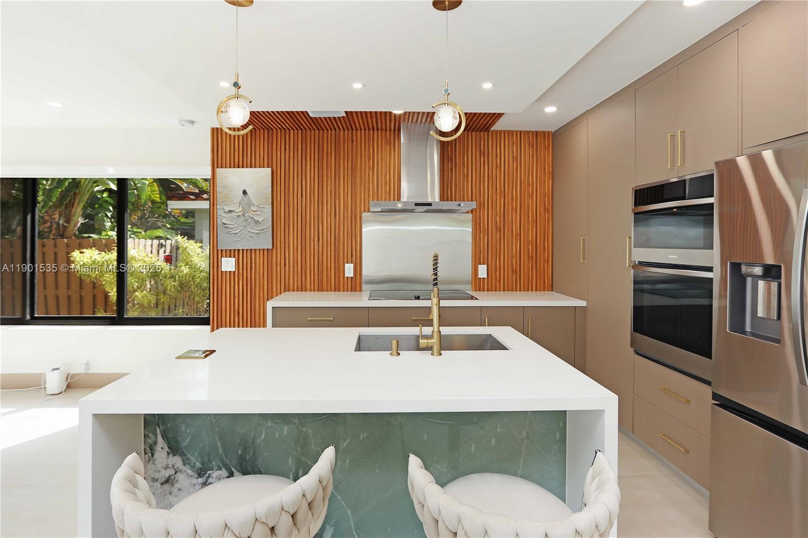 POINSETTA PARK - Residential