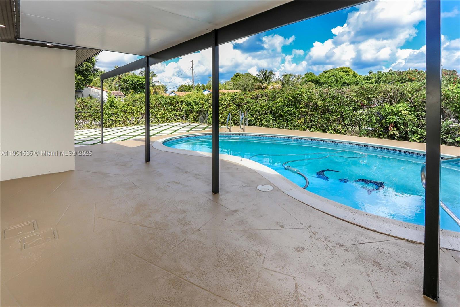 POINSETTA PARK - Residential