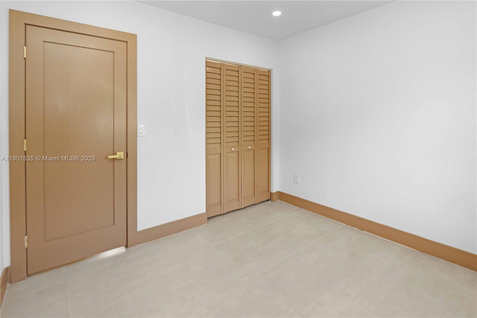 POINSETTA PARK - Residential