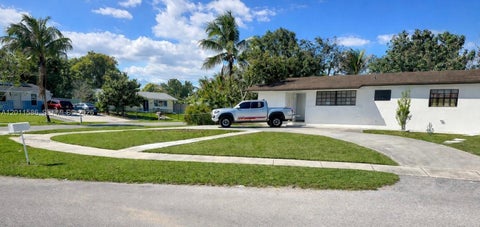 Photo of 15761 SW 303rd St, Homestead, FL 33033 (MLS # A12011586)