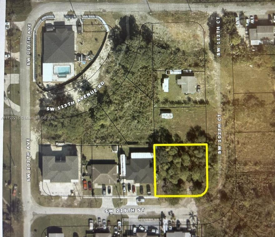 Residential location, for sale lot located in a developing area. It has a project with advanced permitting in the city of Miami. 6 additional lots are also for sale in the area.