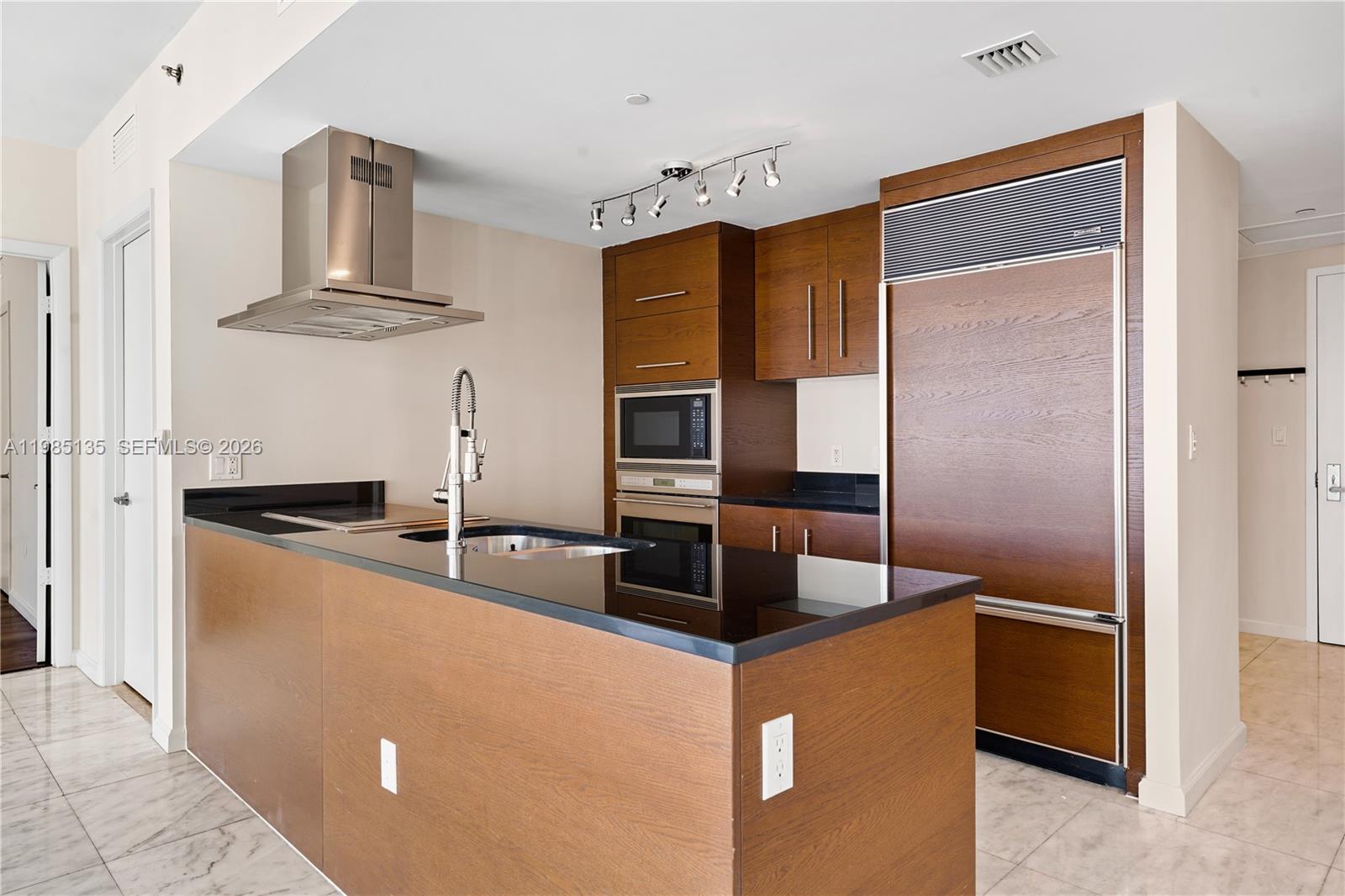 495 Brickell Ave 3904