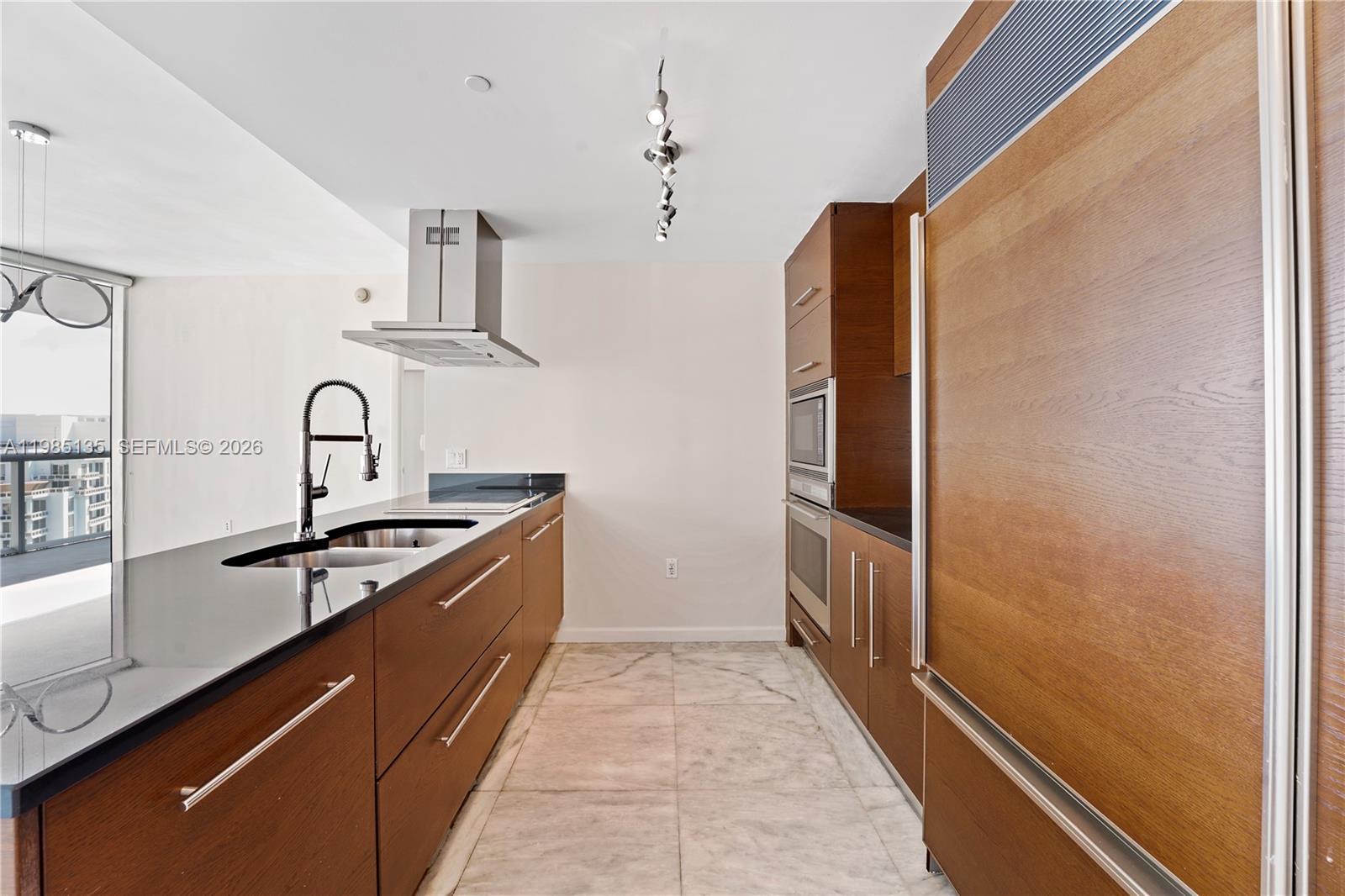 495 Brickell Ave 3904